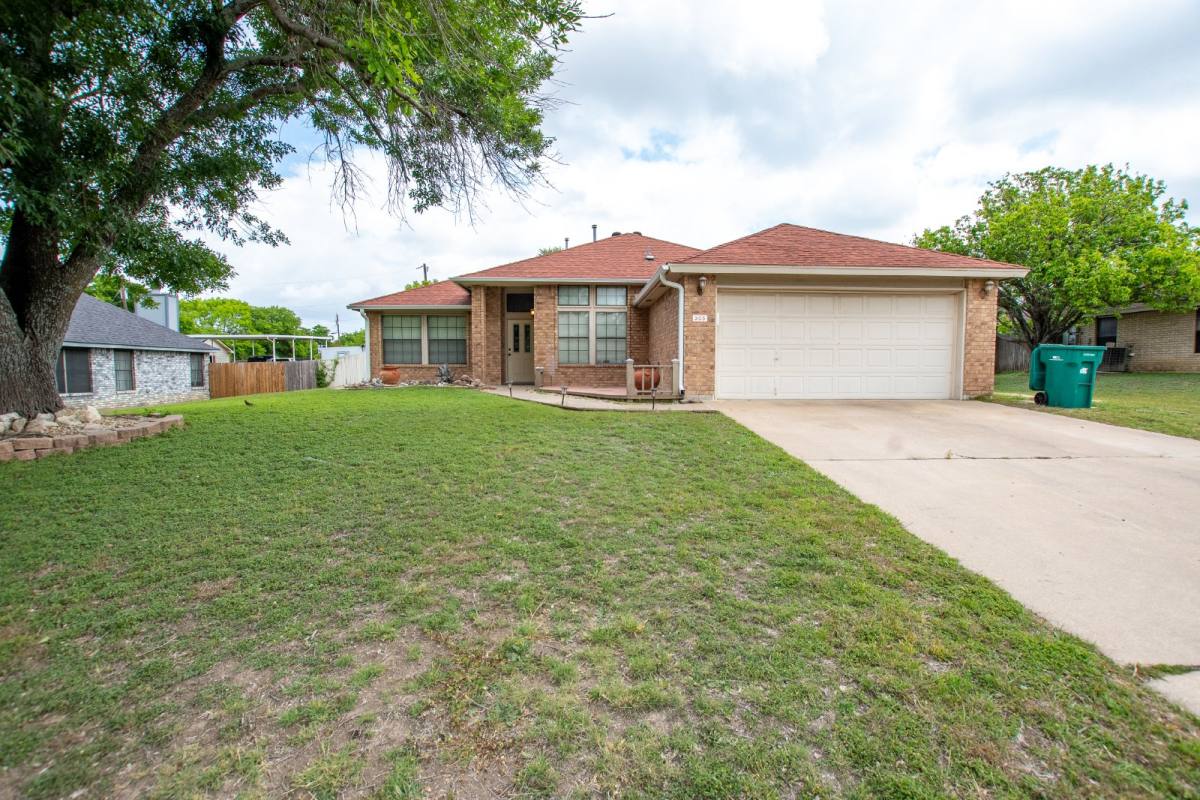 305 Tomahawk Dr, Harker Heights, TX 76548