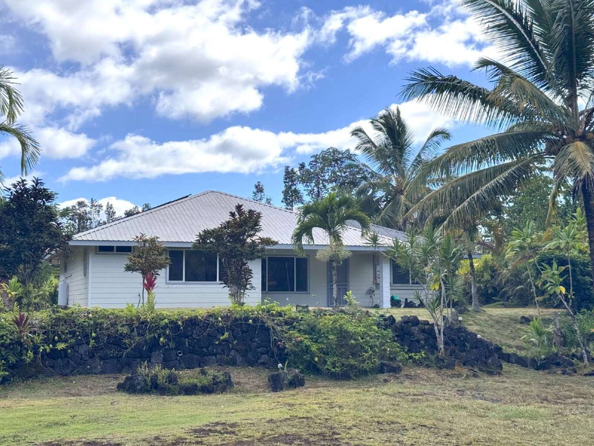 House for rent at 15-1810 1st Ave, Keaau, HI 96749