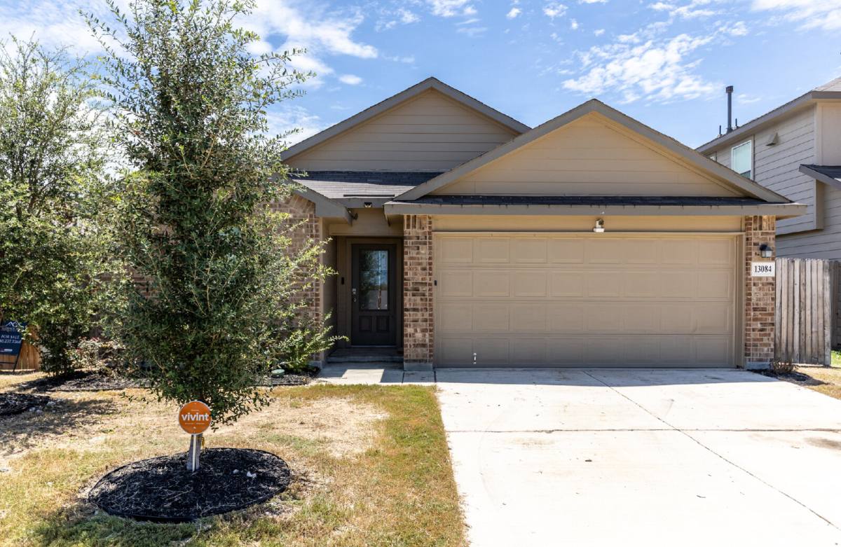 House for rent at 13084 Whisper Bend, San Antonio, TX 78252