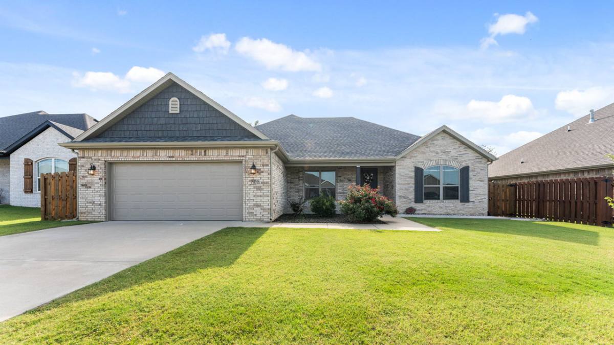 House for rent at 708 Copper St, Lowell, AR 72745