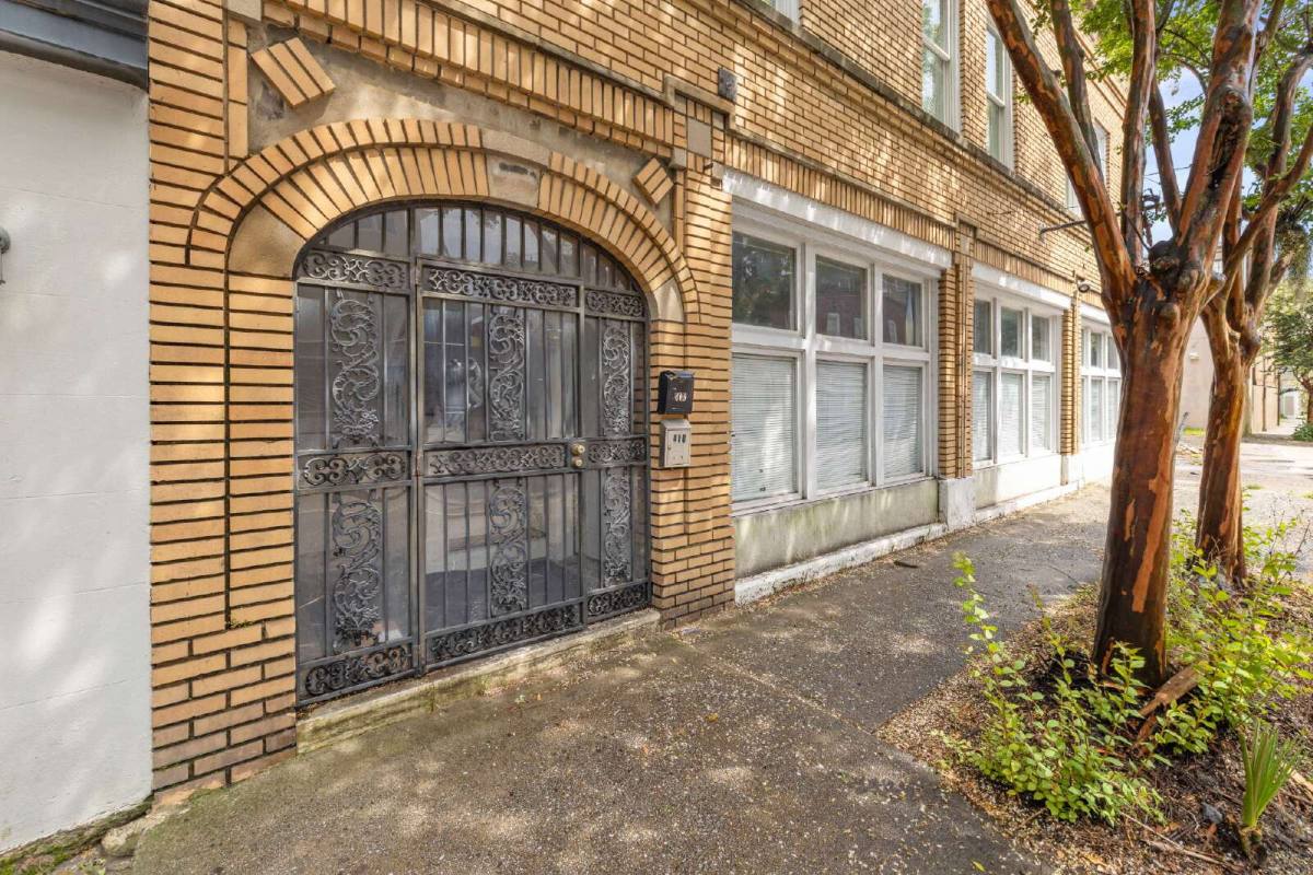 Condo for rent at 410 Drayton St, Savannah, GA 31401