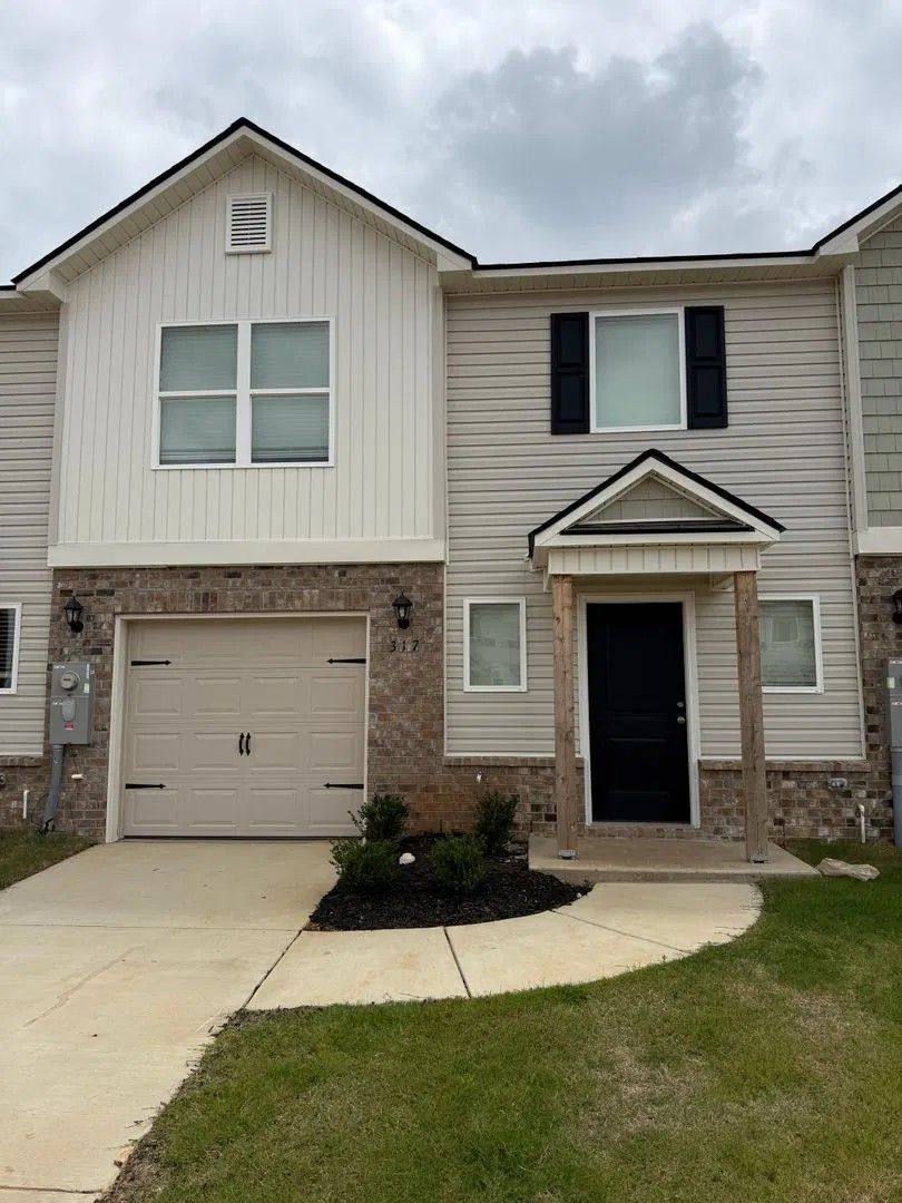 Apartment for rent at 323 Skykomish Rd, Decatur, AL 35603