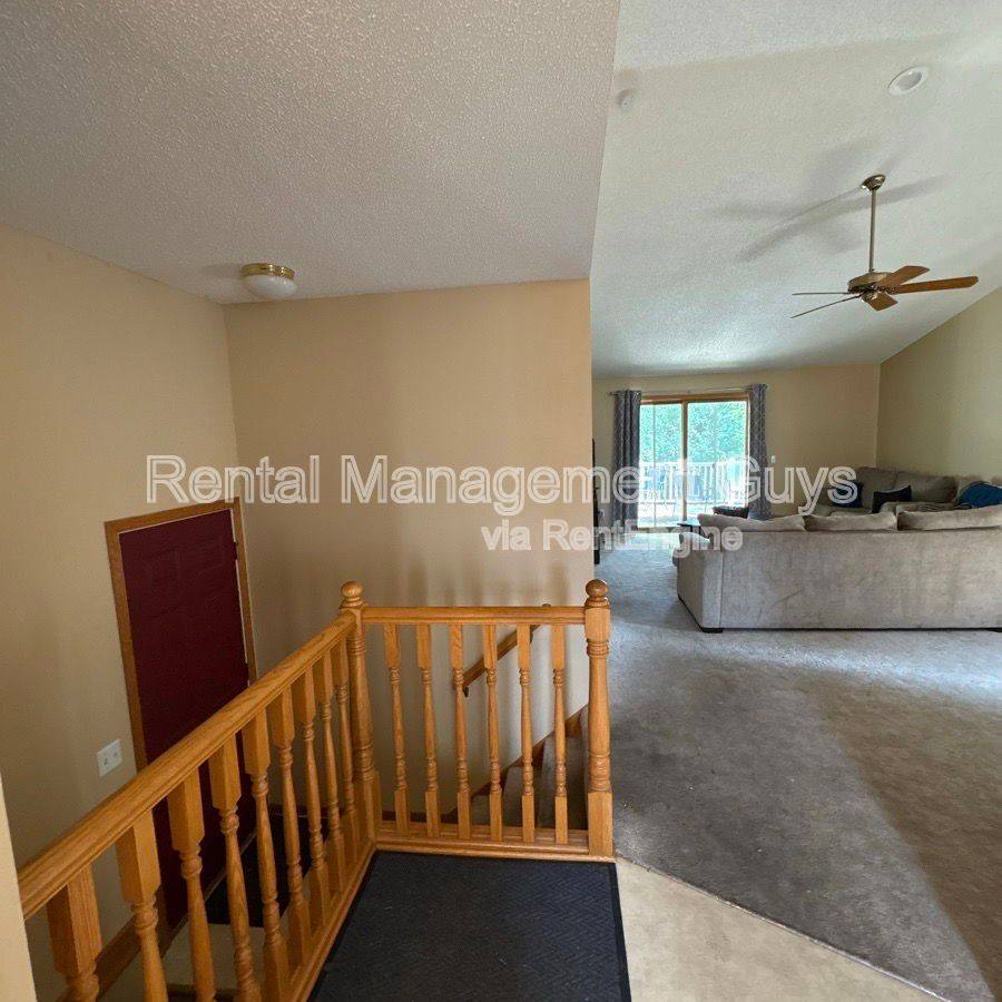 Townhouse for rent at 726 E Nicollet, Saint Paul, MN 55116
