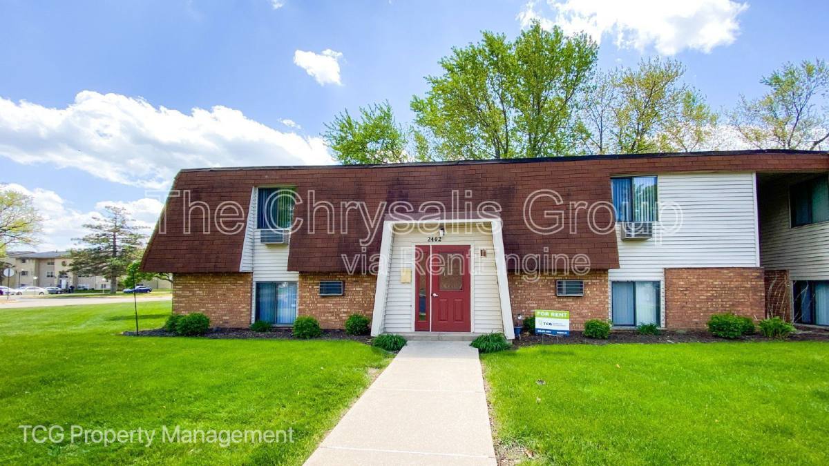 2402 Marquette Rd #12, Peru, IL 61354