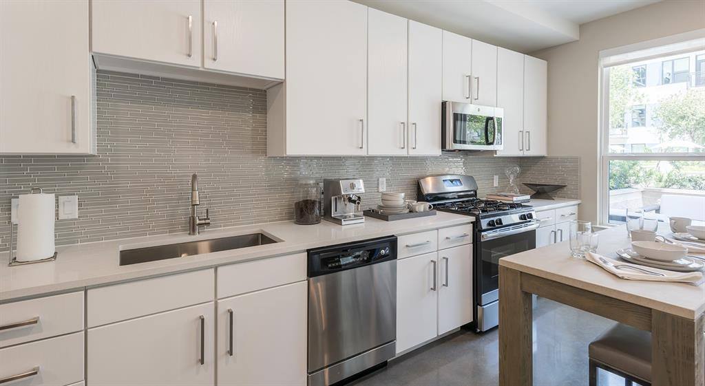 Apartment for rent at 1825 San Jacinto St, Houston, TX 77002