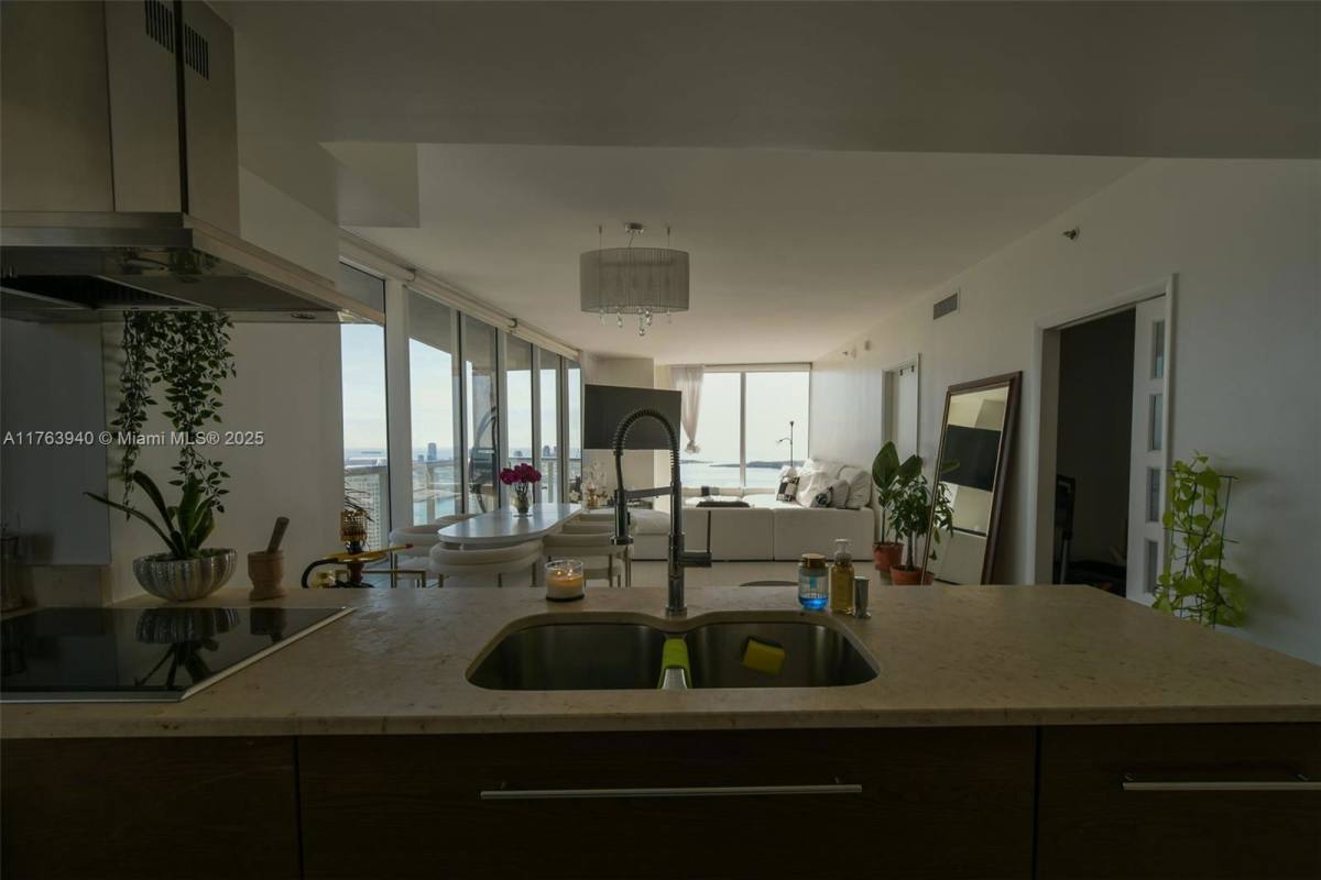 Apartment for rent at 495 Brickell Ave #5102, Miami, FL 33130