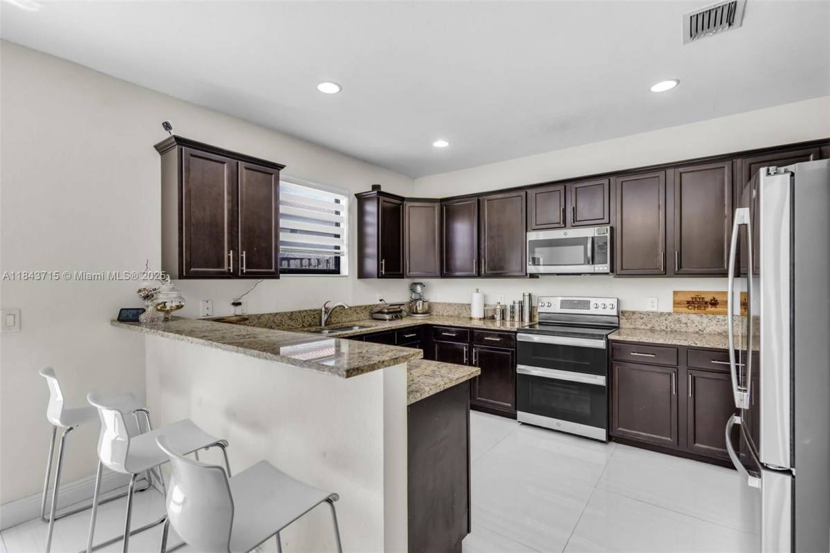 Townhouse for rent at 8866 NW 102nd Place, Miami, FL 33178