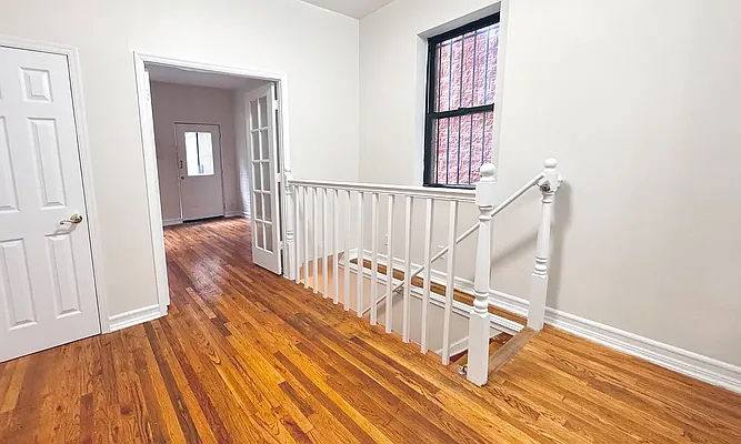 House for rent at 533 W 49th St, New York, NY 10019