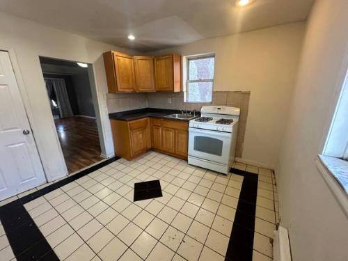 53 Joralemon St, Belleville, NJ 07109