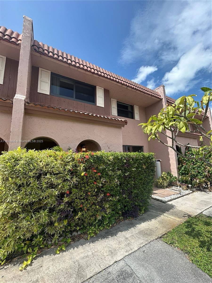 16 Toledo Court, Fort Lauderdale, FL 33324