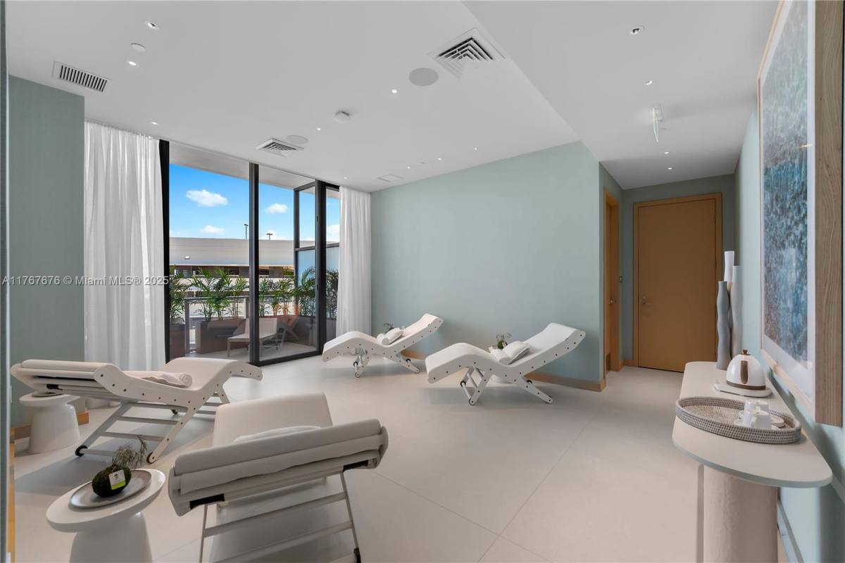 Apartment for rent at 500 Alton Rd, Miami Beach, FL 33139