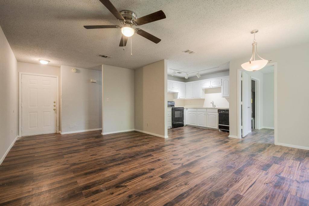 Apartment for rent at 242D W McFarland St, Bells, TX 75414