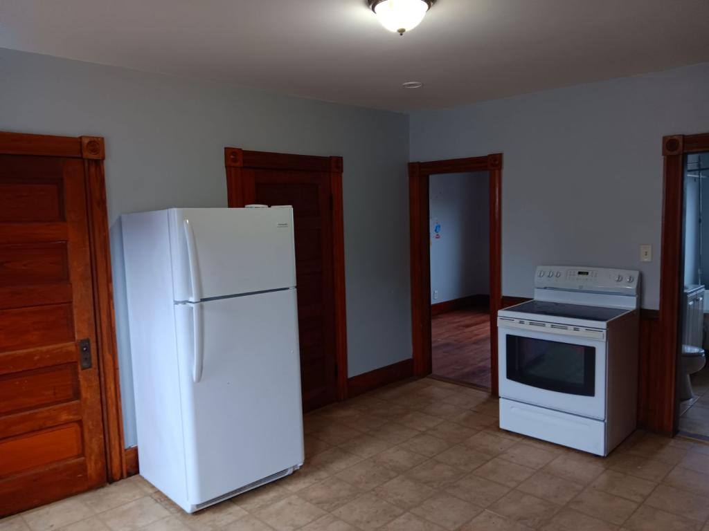 Apartment for rent at 76 Osgood St, Gardner, MA 01440
