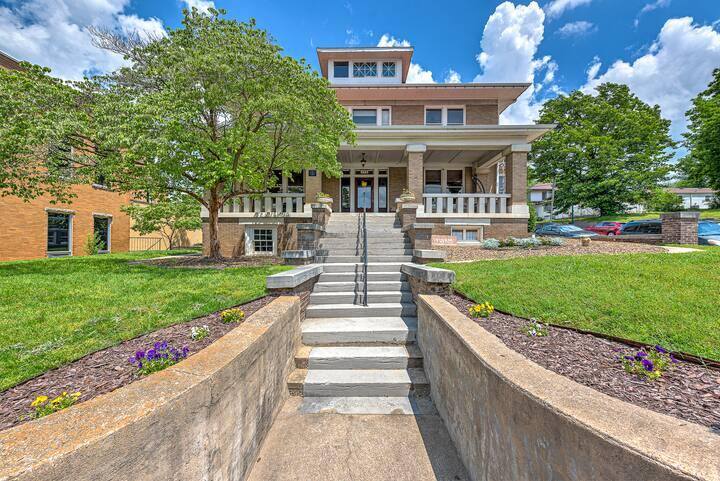 Apartment for rent at 115 E University St #6, Siloam Springs, AR 72761