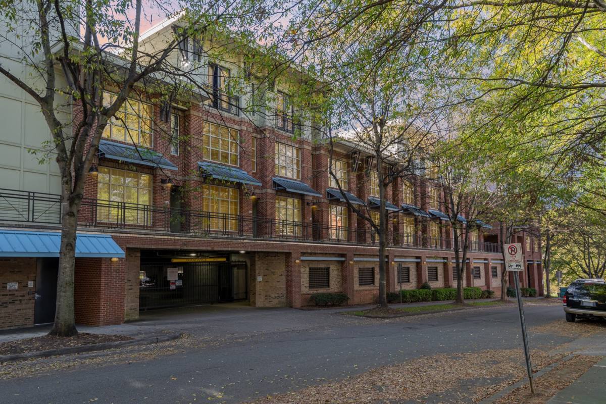 Apartment for rent at 1101 W 1st St 412, Charlotte, NC 28202