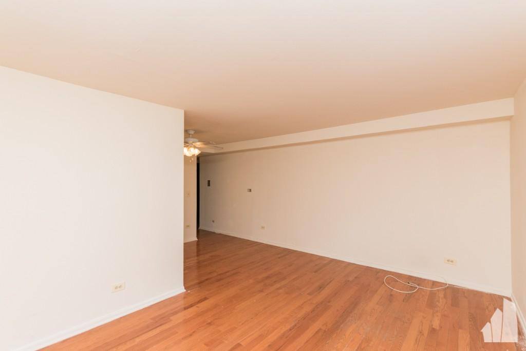 Apartment for rent at 3160 N Cambridge #508, Chicago, IL 60657