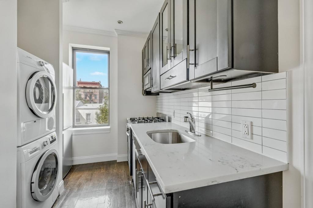 Apartment for rent at 329 Union St #3B, Brooklyn, NY 11231