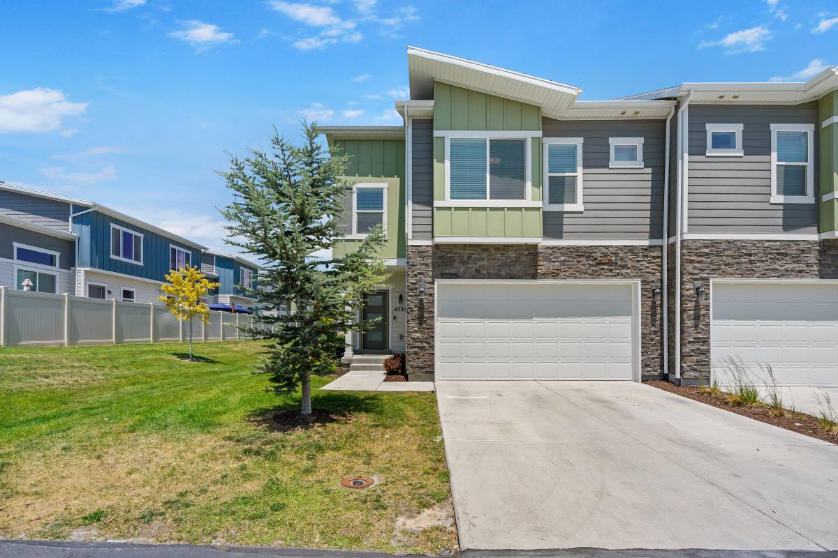 Townhouse for rent at 4287 E Golden Grove, Eagle Mountain, UT 84005