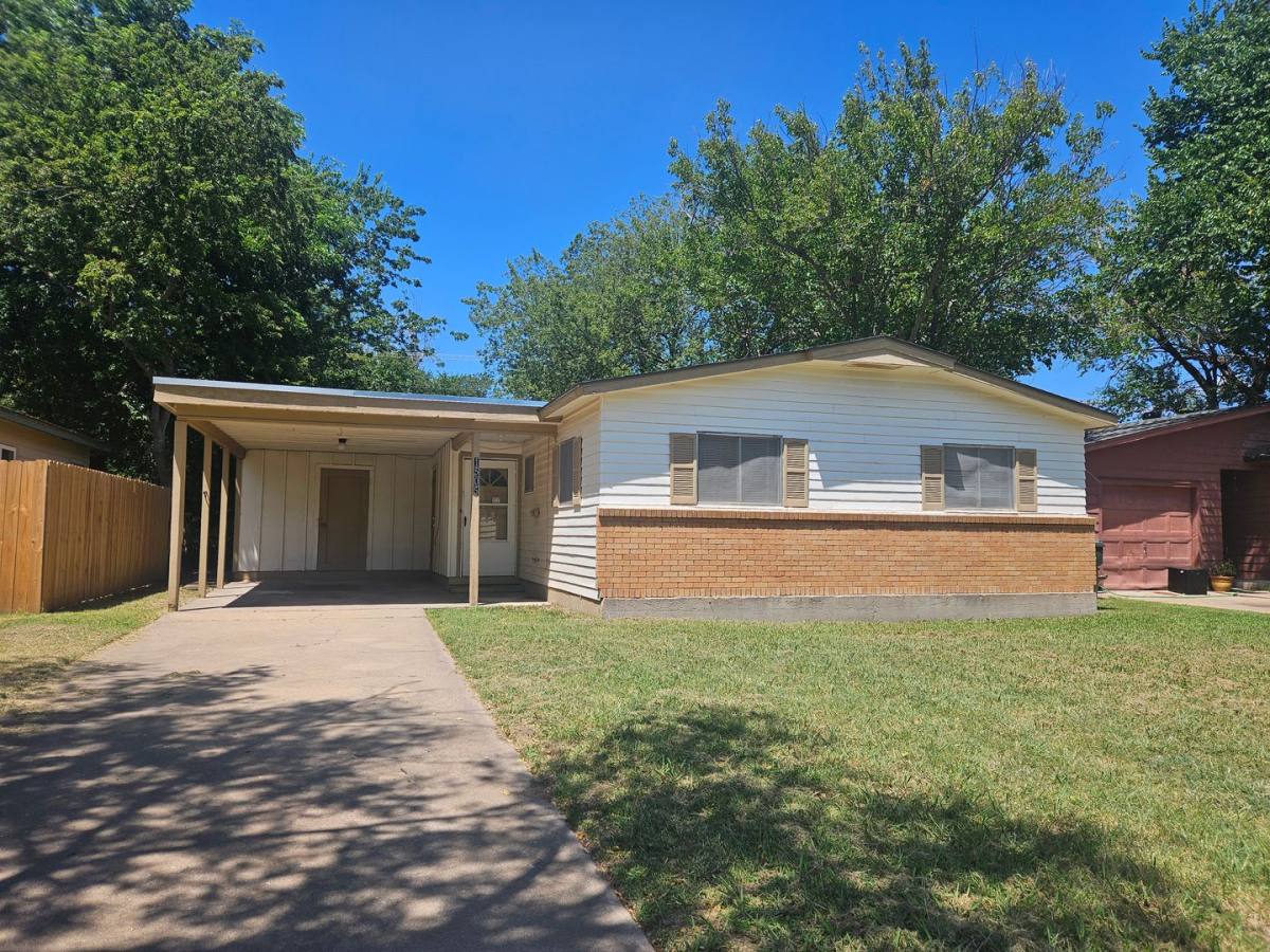 House for rent at 1505 Dakota St, Norman, OK 73069