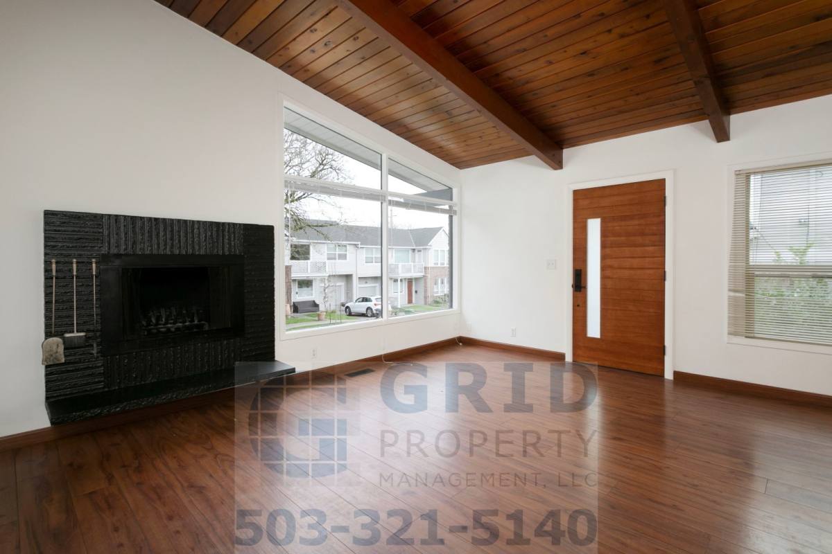 Apartment for rent at 630 - 636 2nd St, Lake Oswego, OR 97034