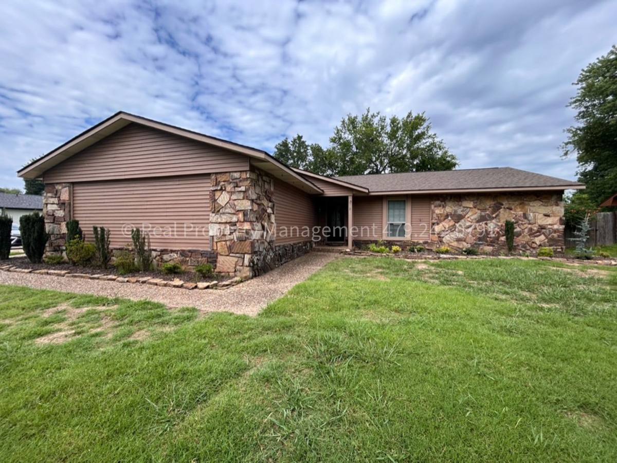 House for rent at 2804 S 97th Circle, Fort Smith, AR 72903