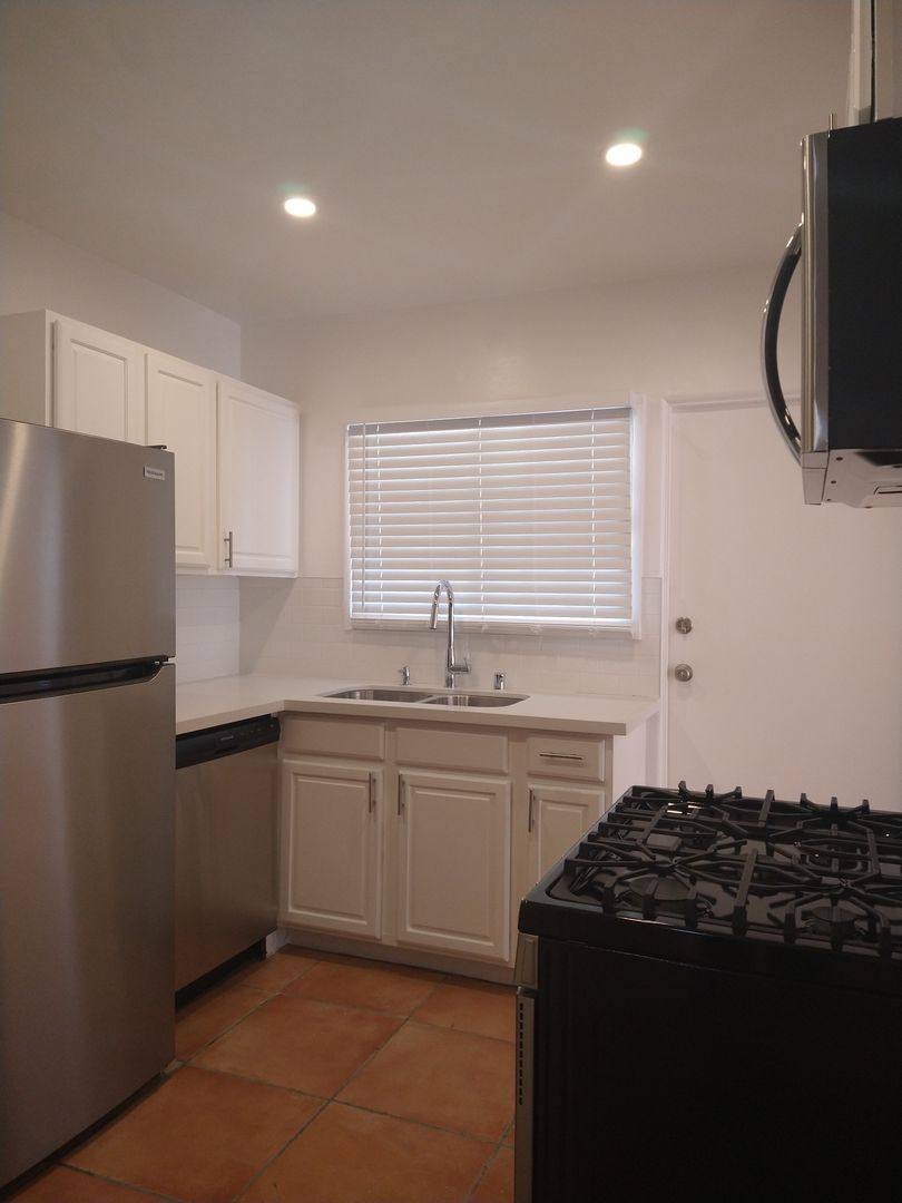 Apartment for rent at 225 W Vista Chino, Palm Springs, CA 92262
