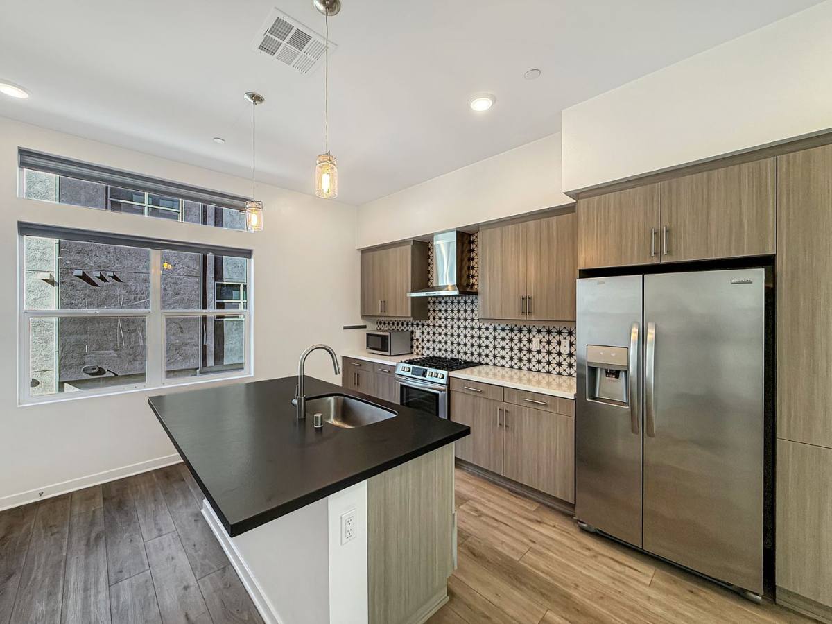Townhouse for rent at 10451 Harlow Circle #32, San Diego, CA 92108