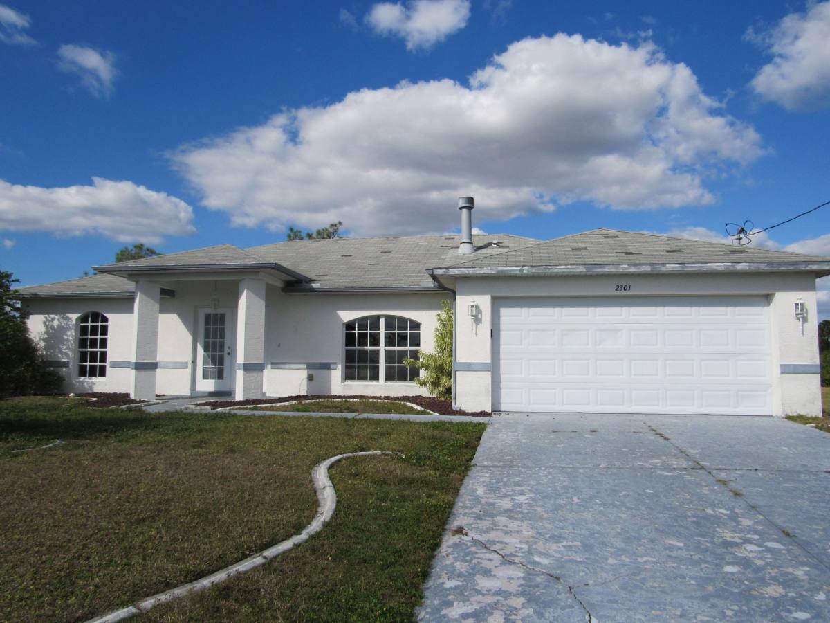Apartment for rent at 2301 NE 35th St, Cape Coral, FL 33909
