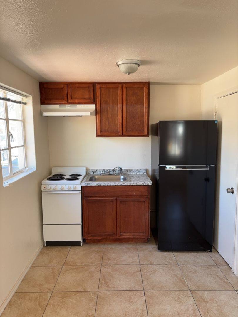 Apartment for rent at 208 W Kelso St, Tucson, AZ 85705