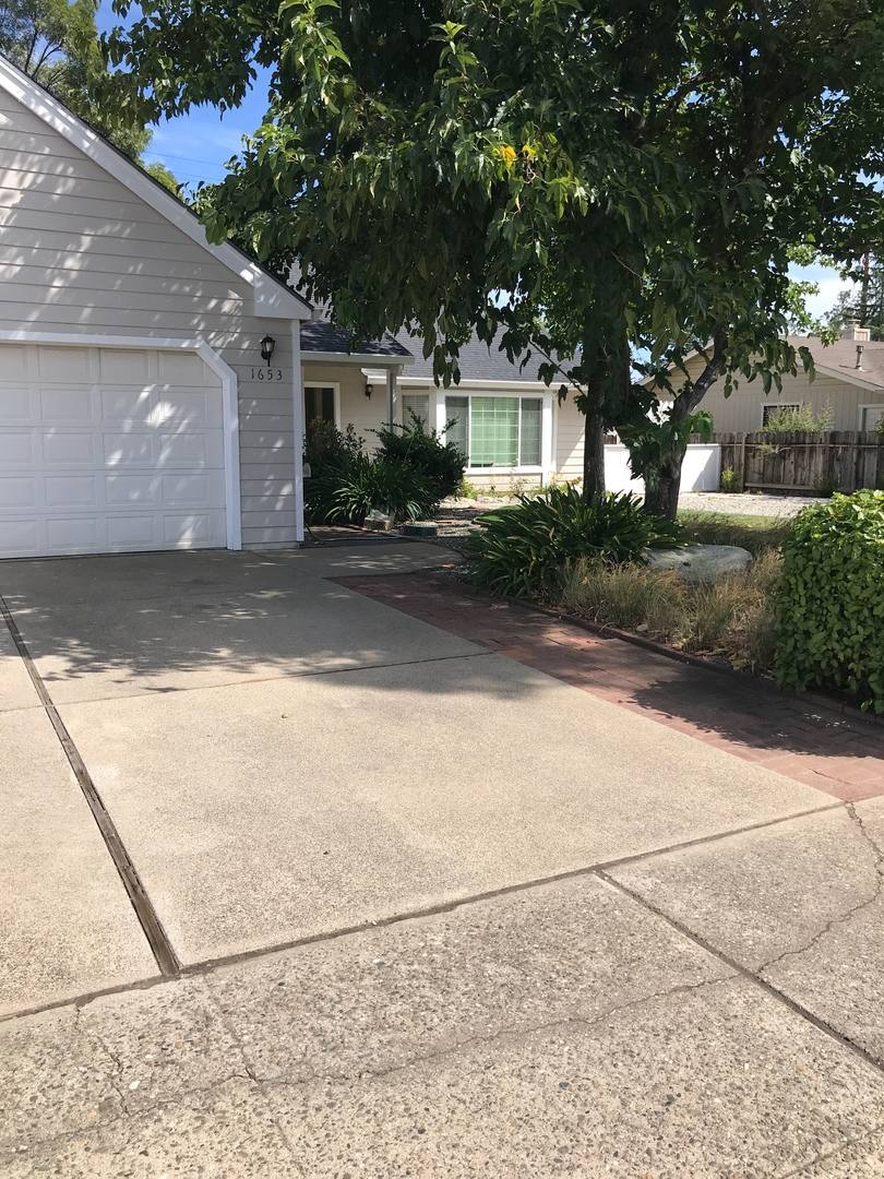 House for rent at 1653 Kildare Dr, Redding, CA 96001
