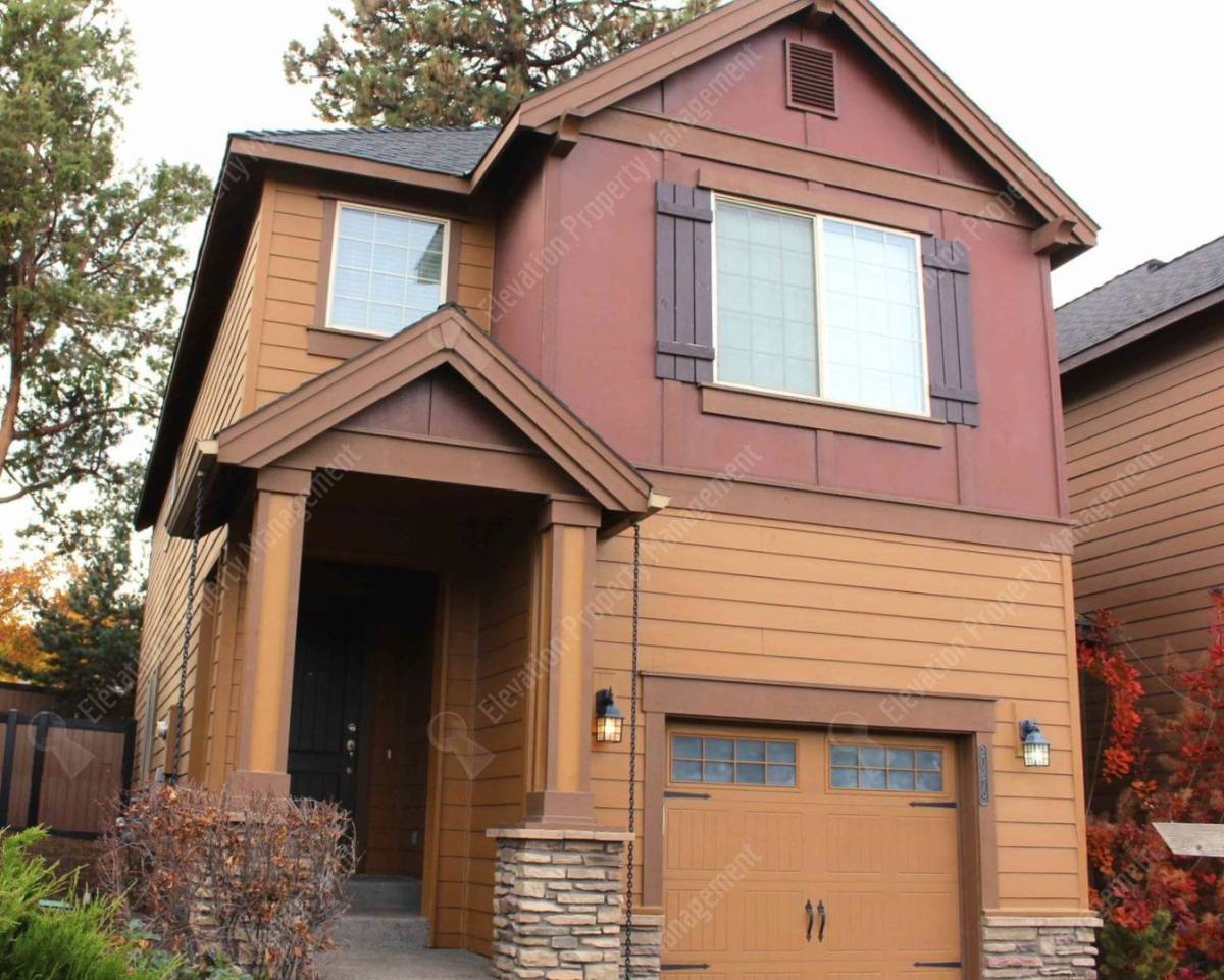 House for rent at 20279 Schaeffer Dr, Bend, OR 97703