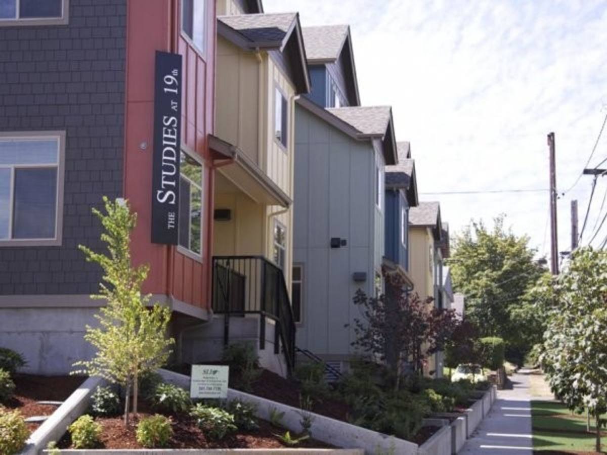 Apartment for rent at 1370 E 19th Ave, Eugene, OR 97403