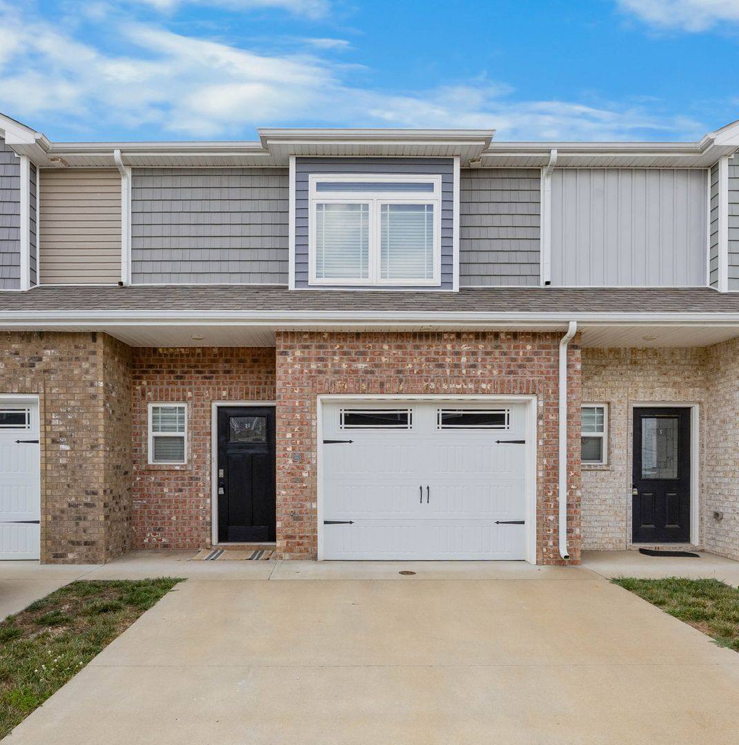 Townhouse for rent at 326 Fallow Circle, Clarksville, TN 37040