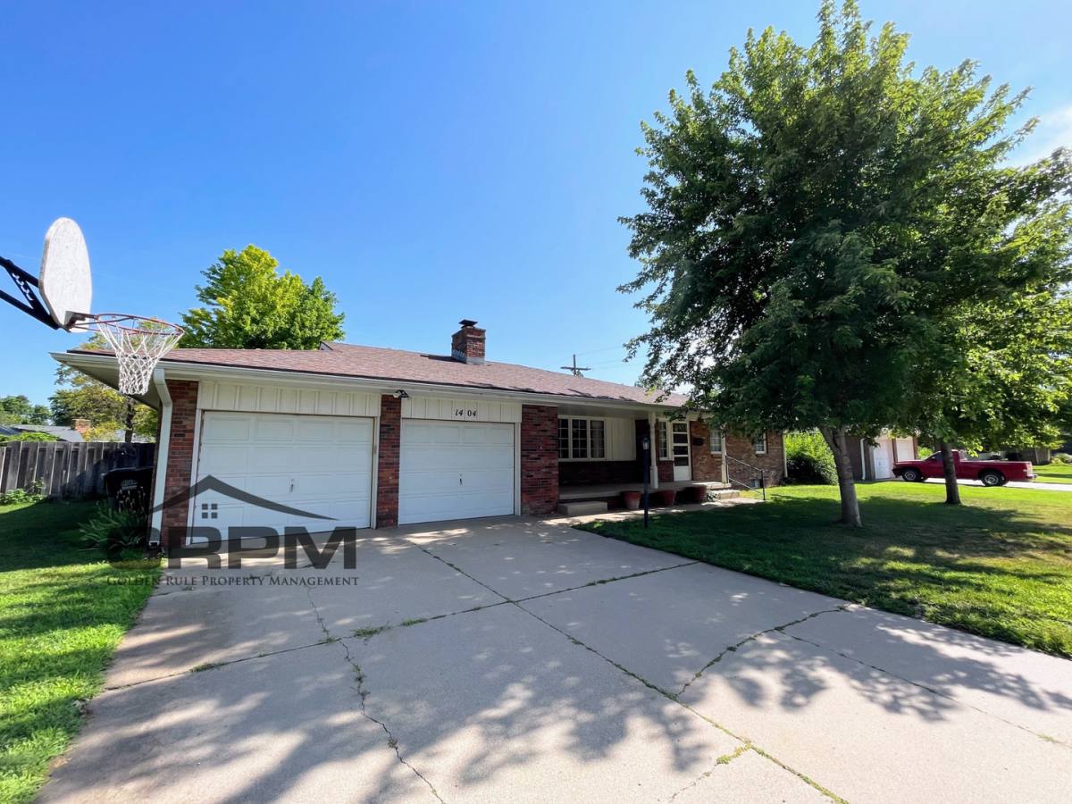 House for rent at 1404 W 24th Ave, Hutchinson, KS 67502