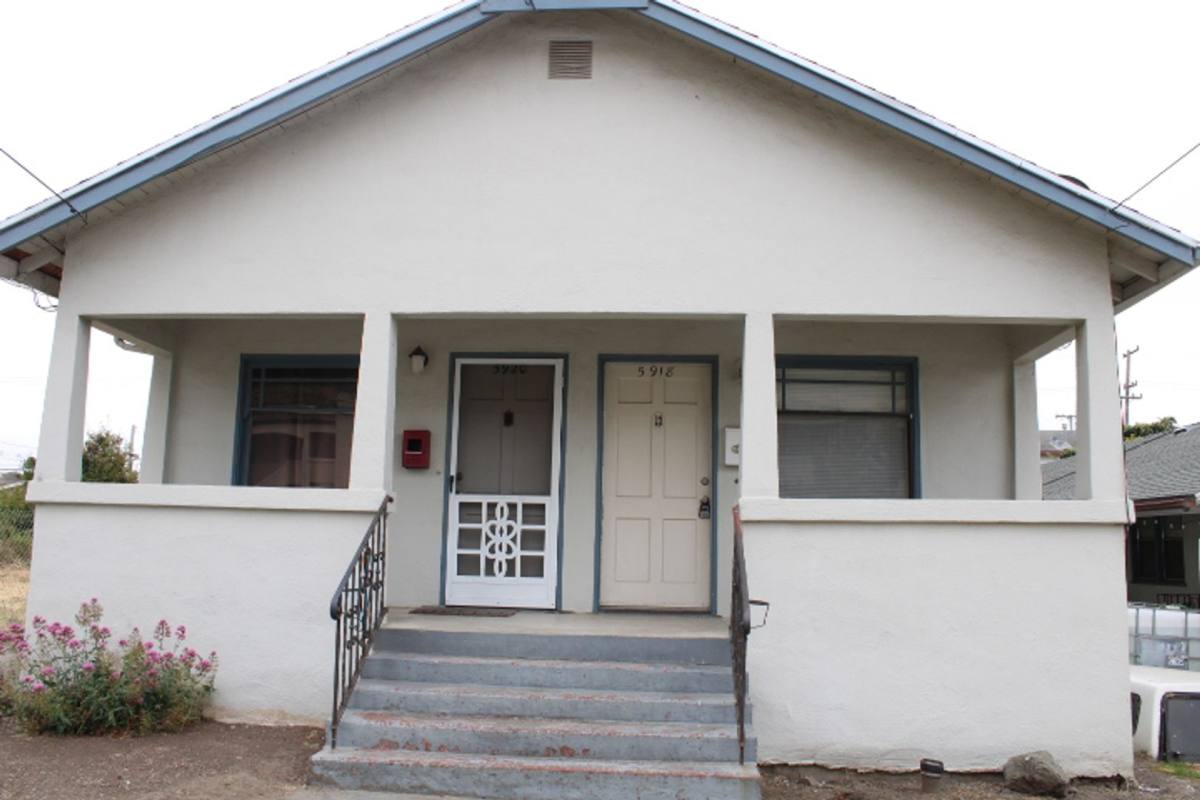 Apartment for rent at 5912-5920 Alameda Ave, Richmond, CA 94804