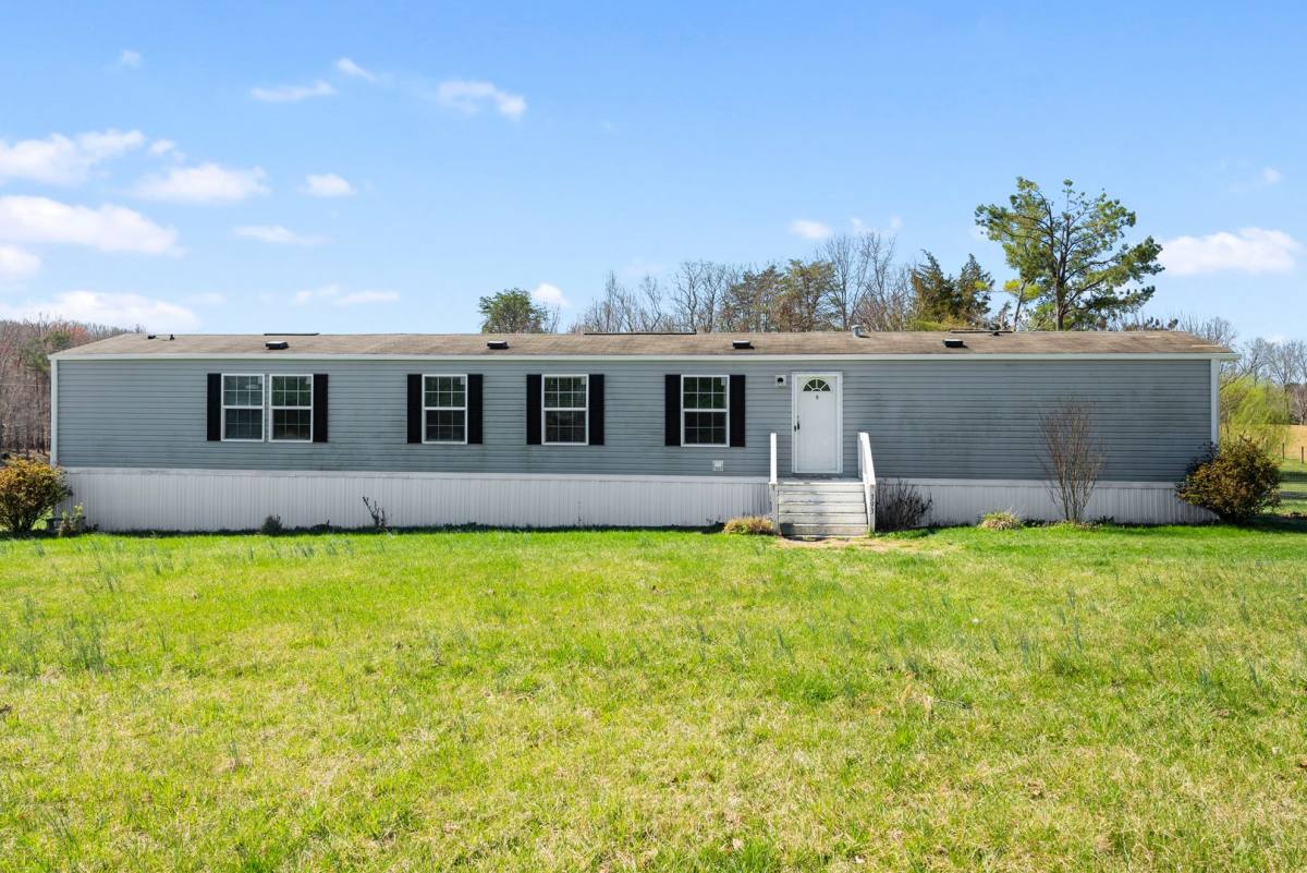 House for rent at 393 Hardtimes Rd, Farmville, VA 23901