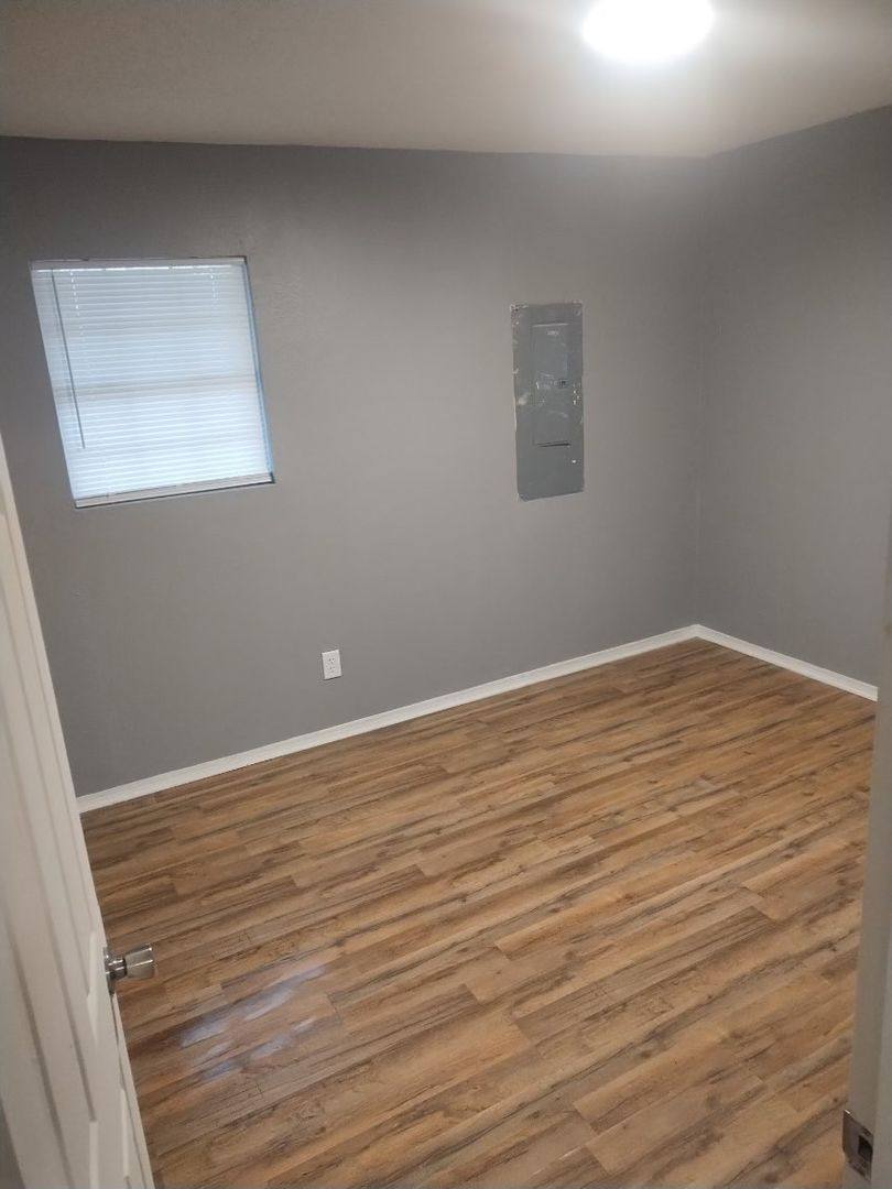 House for rent at 207 S 15th St, Van Buren, AR 72956