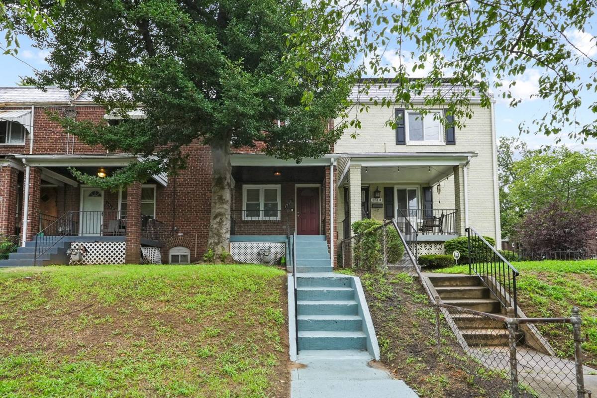 Townhouse for rent at 1512 16th St SE, Washington, DC 20020