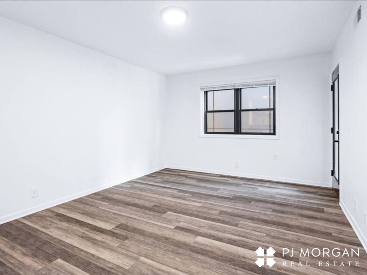 Apartment for rent at 725 S 37th St, Omaha, NE 68105