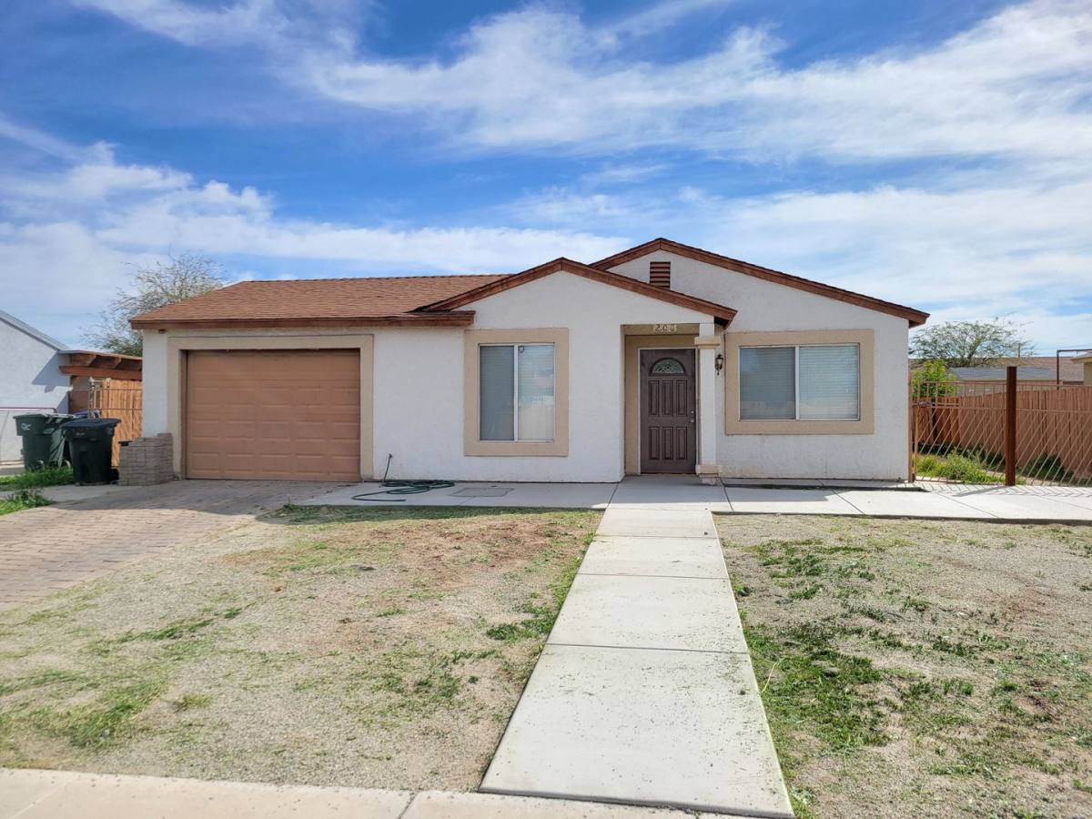 House for rent at 208 Paseo De Su Alteza, Calexico, CA 92231
