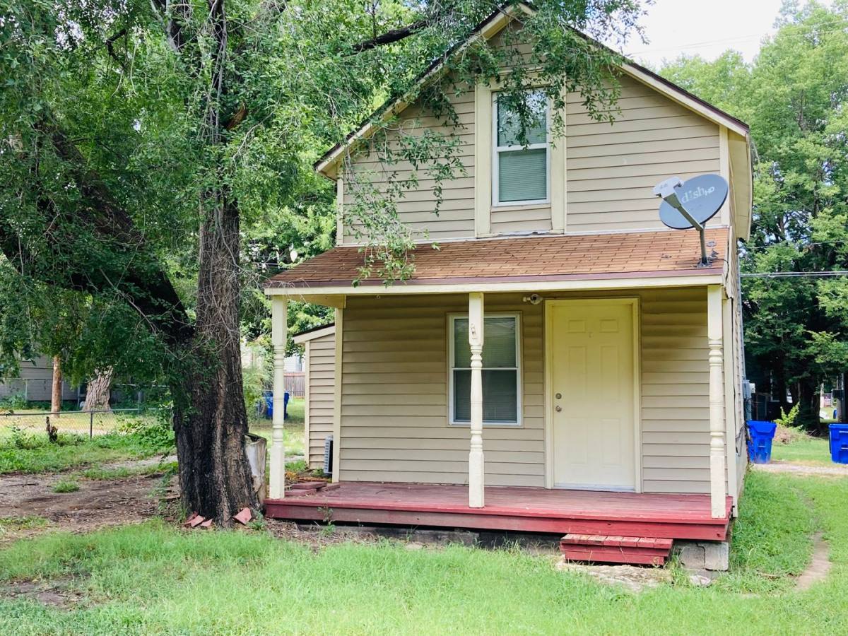 House for rent at 330 1 2 W, Junction City, KS 66441