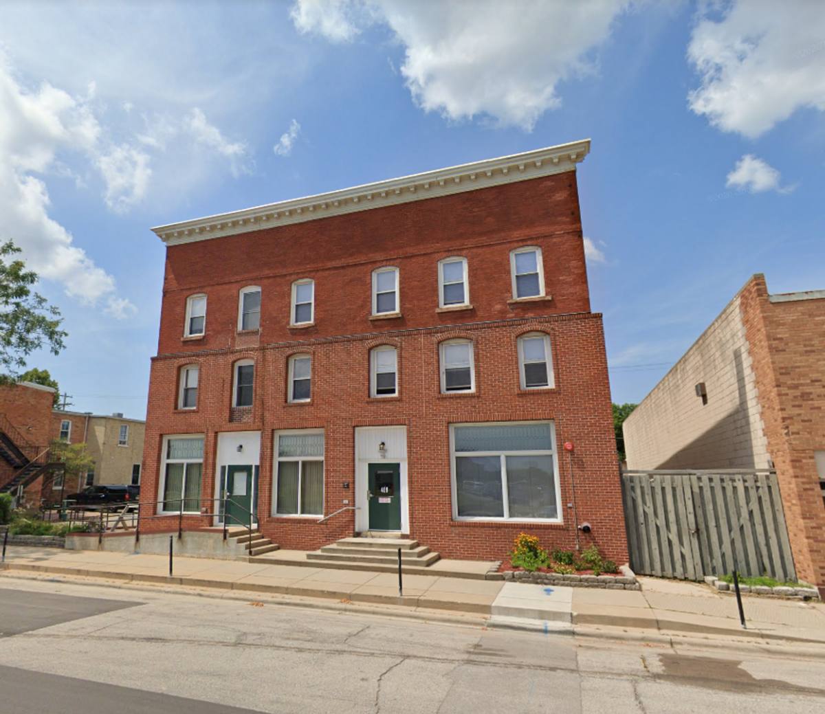 Apartment for rent at 409 N Broadway St, Green Bay, WI 54303