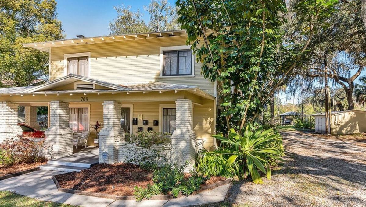 Apartment for rent at 708 E Hollywood St, Tampa, FL 33604