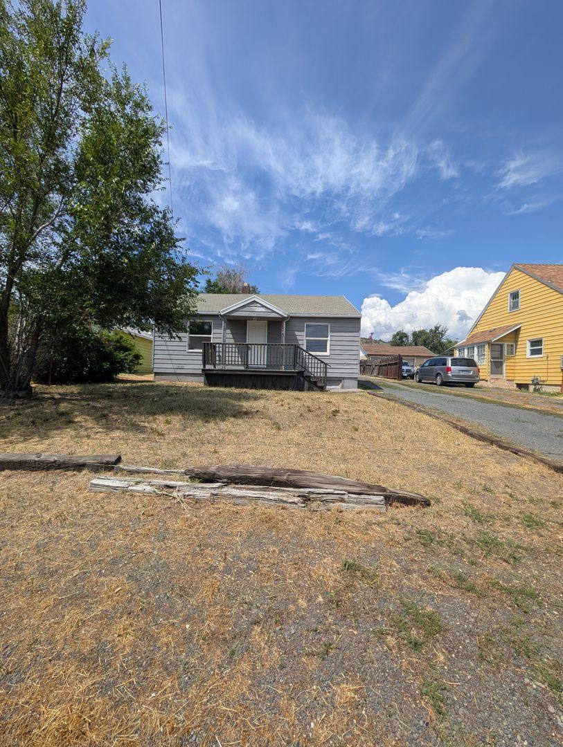 House for rent at 1912 Laurel St, Klamath Falls, OR 97601