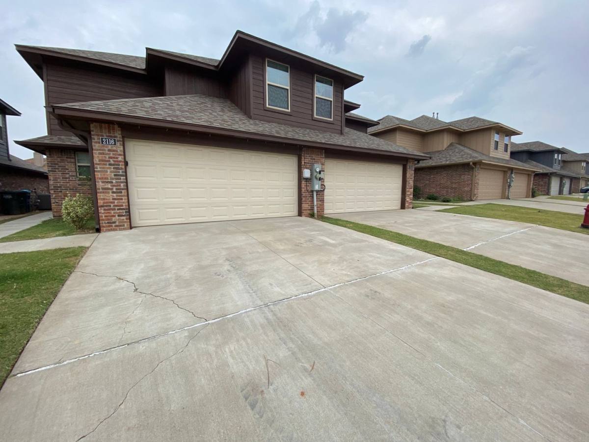 House for rent at 2116 Buena Vida Lane, Edmond, OK 73013