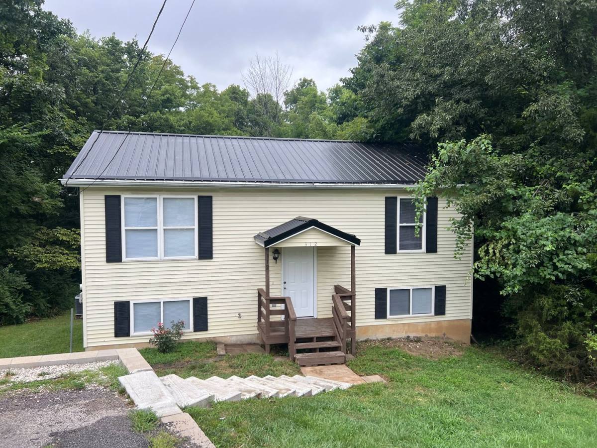 Townhouse for rent at 312 Rugby Court, Villa Ridge, MO 63089