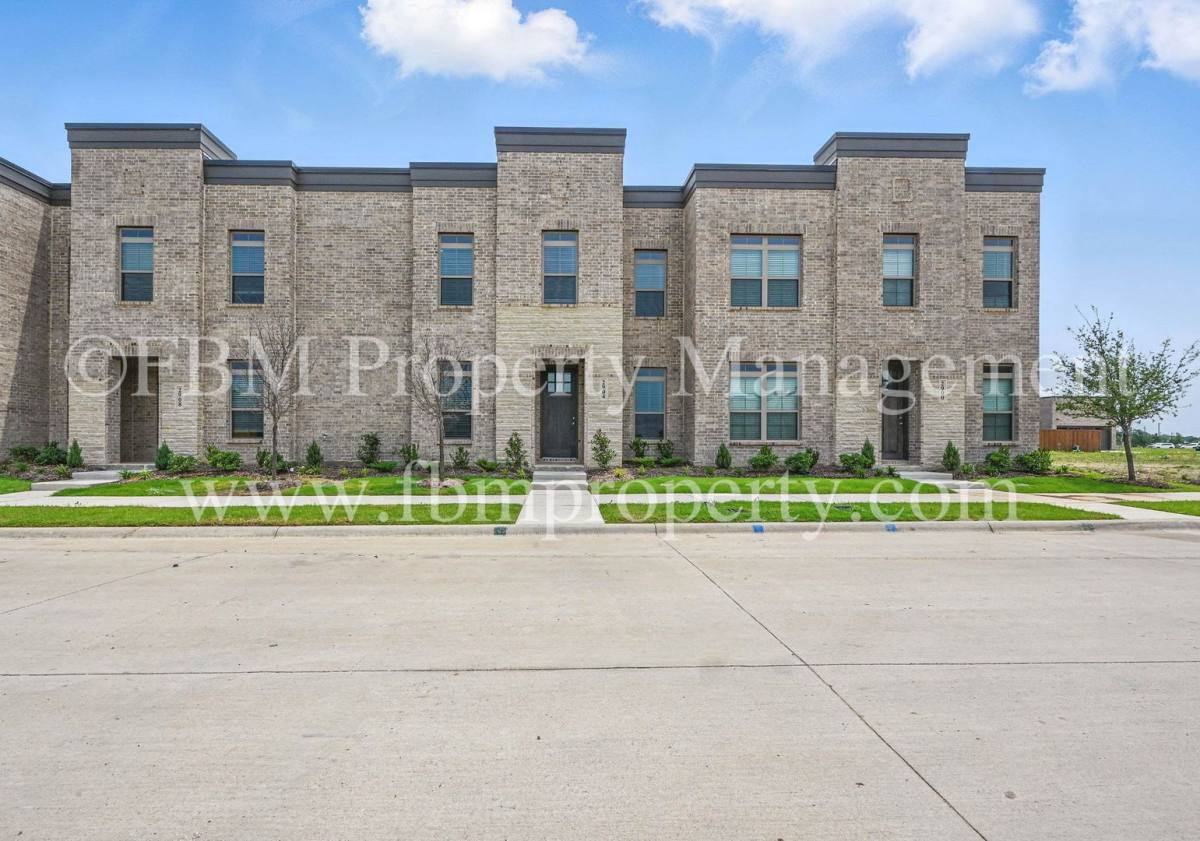 House for rent at 2104 Dena Dr, Waxahachie, TX 75165