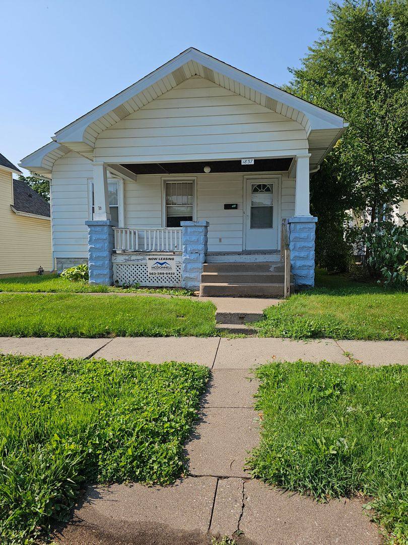 House for rent at 1837 W 8th St, Davenport, IA 52802