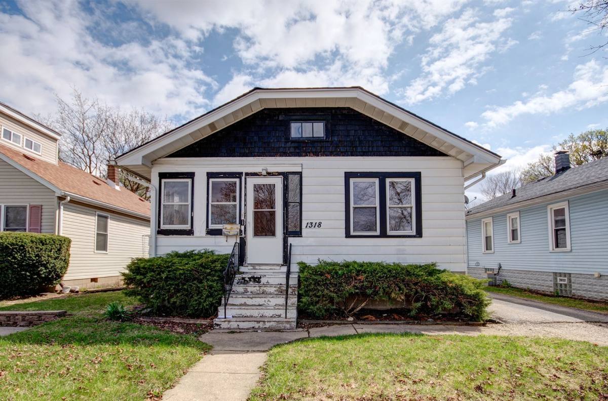 House for rent at 1318 N Prairie Ave, Joliet, IL 60435