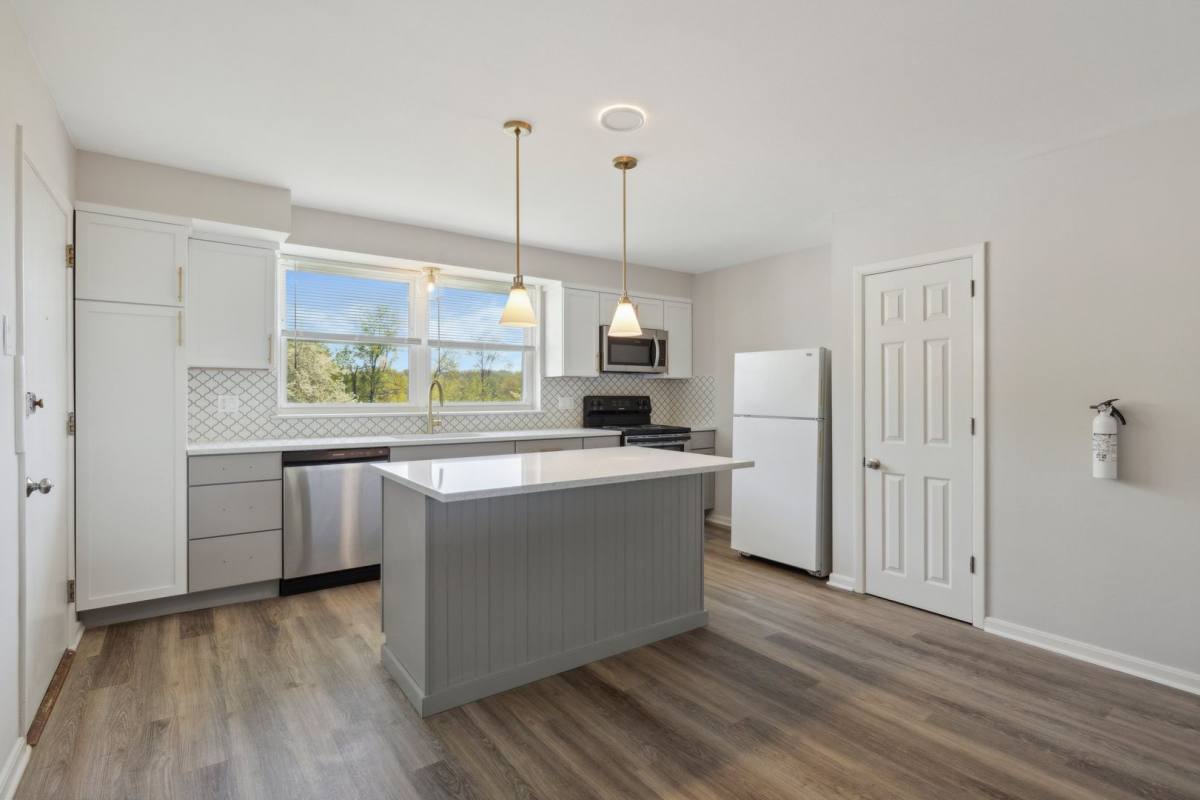 Apartment for rent at 500 Manor House Lane, Willow Grove, PA 19090